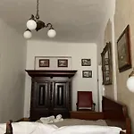 Dlouha Art & Antique Stay